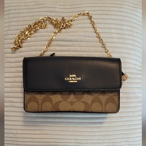 Coach wristlet/ wallet on chain